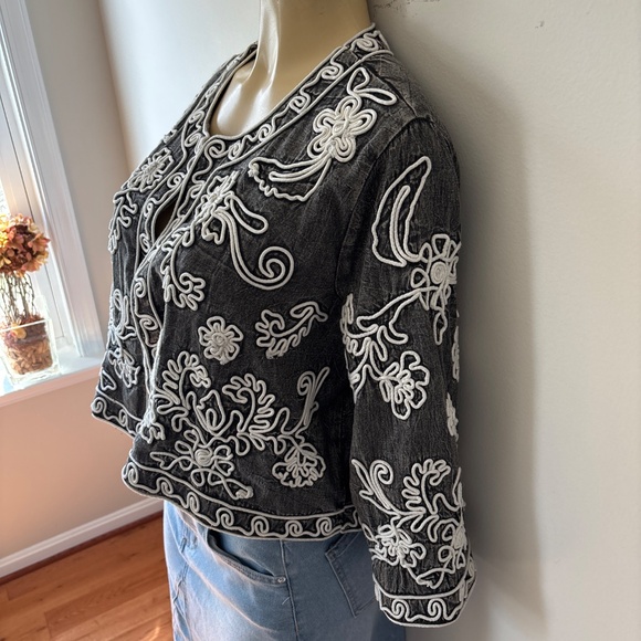 Women’s Soft Surroundings  Gray Wildwood  Cropped Embroidered Jacket Lg - Picture 4 of 7